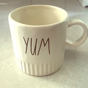 Rae Dunn “Yum” mug